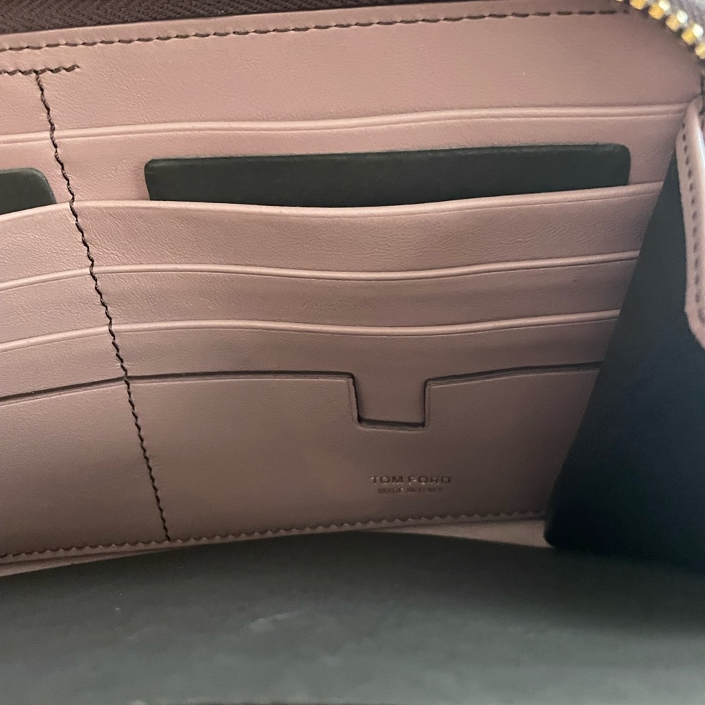 Tom Ford Embossed Croc-effect Leather T-twist Clutch In Purple - Picture 3 of 6